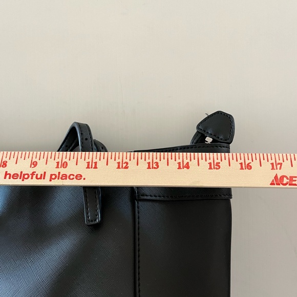 Guess Delaney Black Medium Classic Tote Bag - Picture 11 of 16